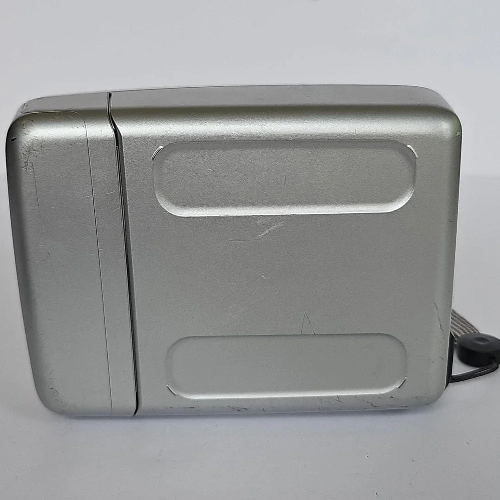 2000s Polaroid One600 Instant Film Camera‎ Silver Retro Analog Photography Y2K